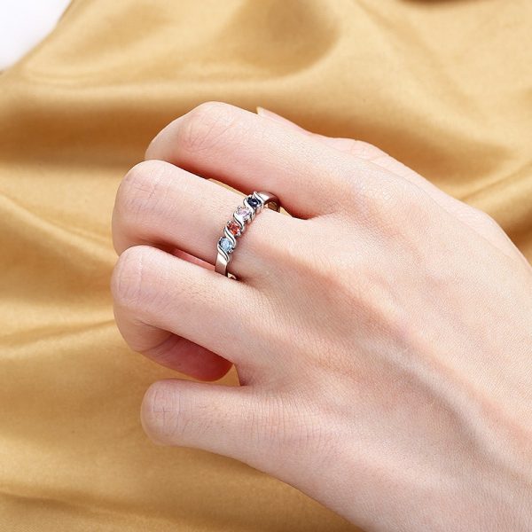 Elegant Family Birthstones Ring - A Timeless Keepsake